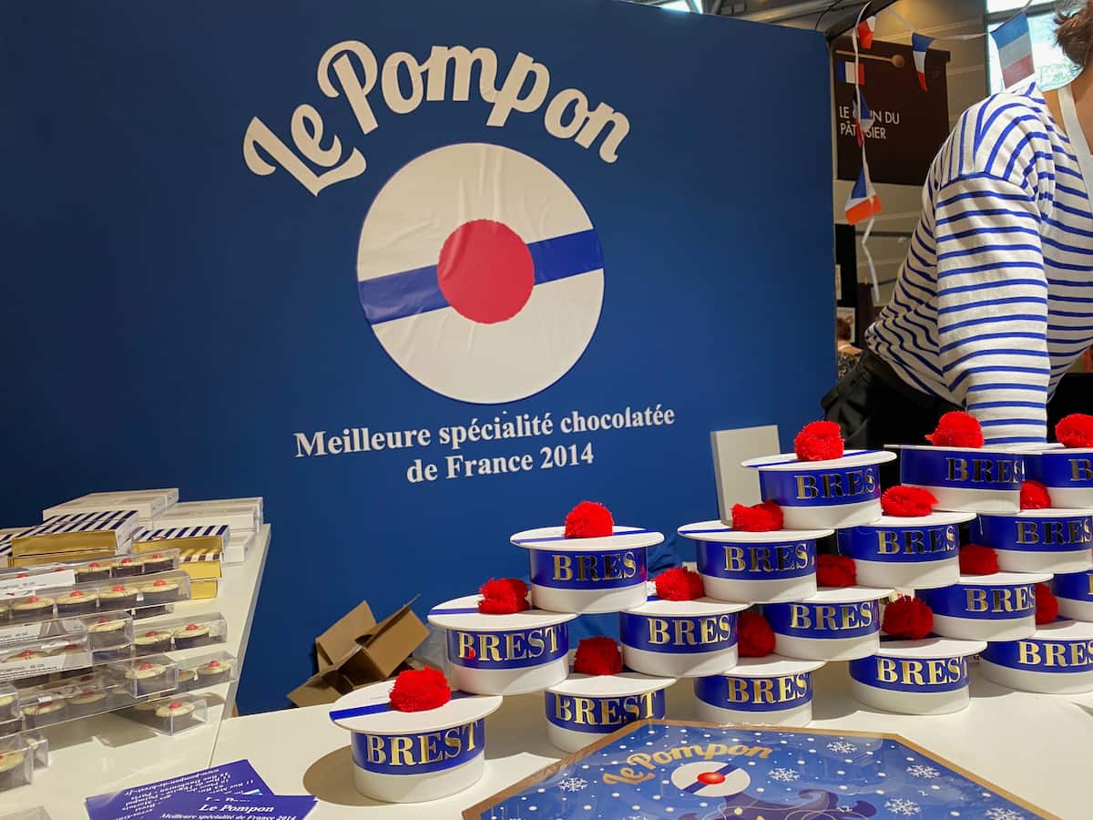 Japanese-chocolateries-salon-du-chocolat-paris Le Pompon blue boxes with red pompons like Breton hats