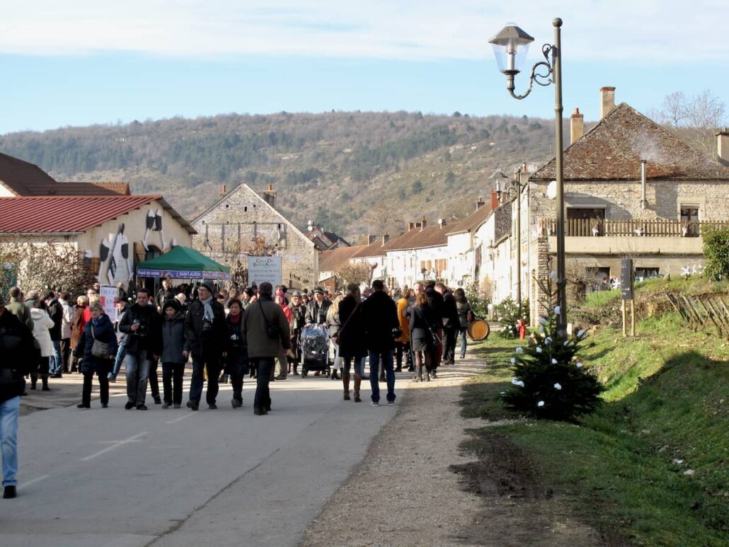 Le Chateau du Clos de Vougeot Bourgogne Burgundy village with crowds for the wine festival