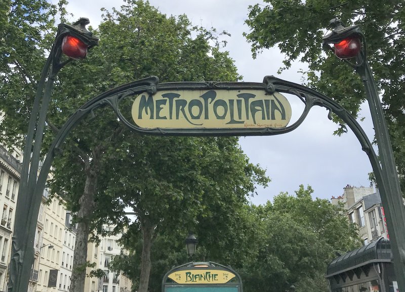 Montmartre walk from metro Blanche