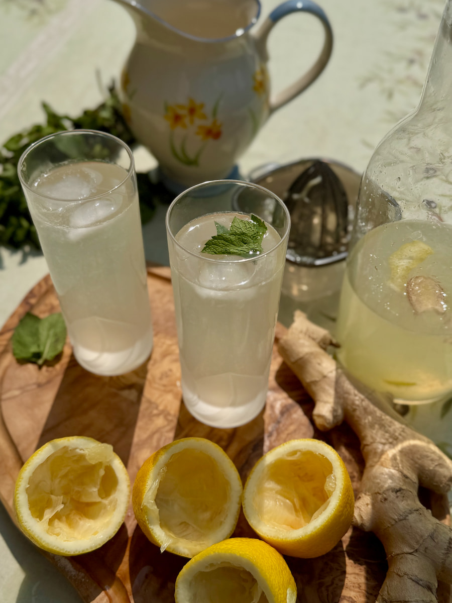 lemonade recipe with lemons, a traditional French Citronnade